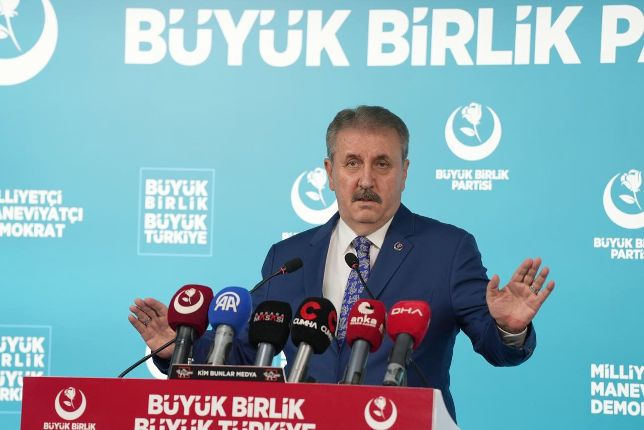 BBP lideri Destici’den stand-up gösterisine sert tepki