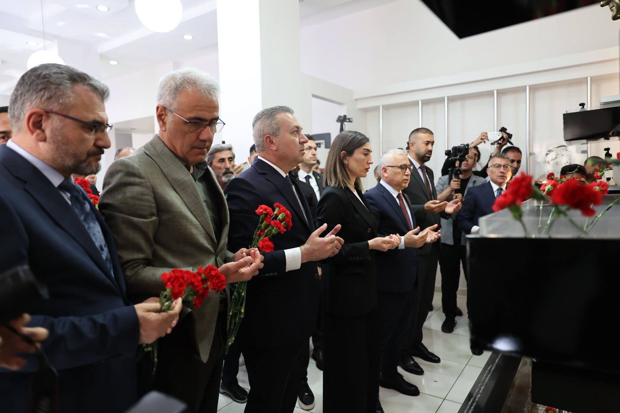 Madımak'ta hayatını kaybedenler 33. yılında dualarla anıldı