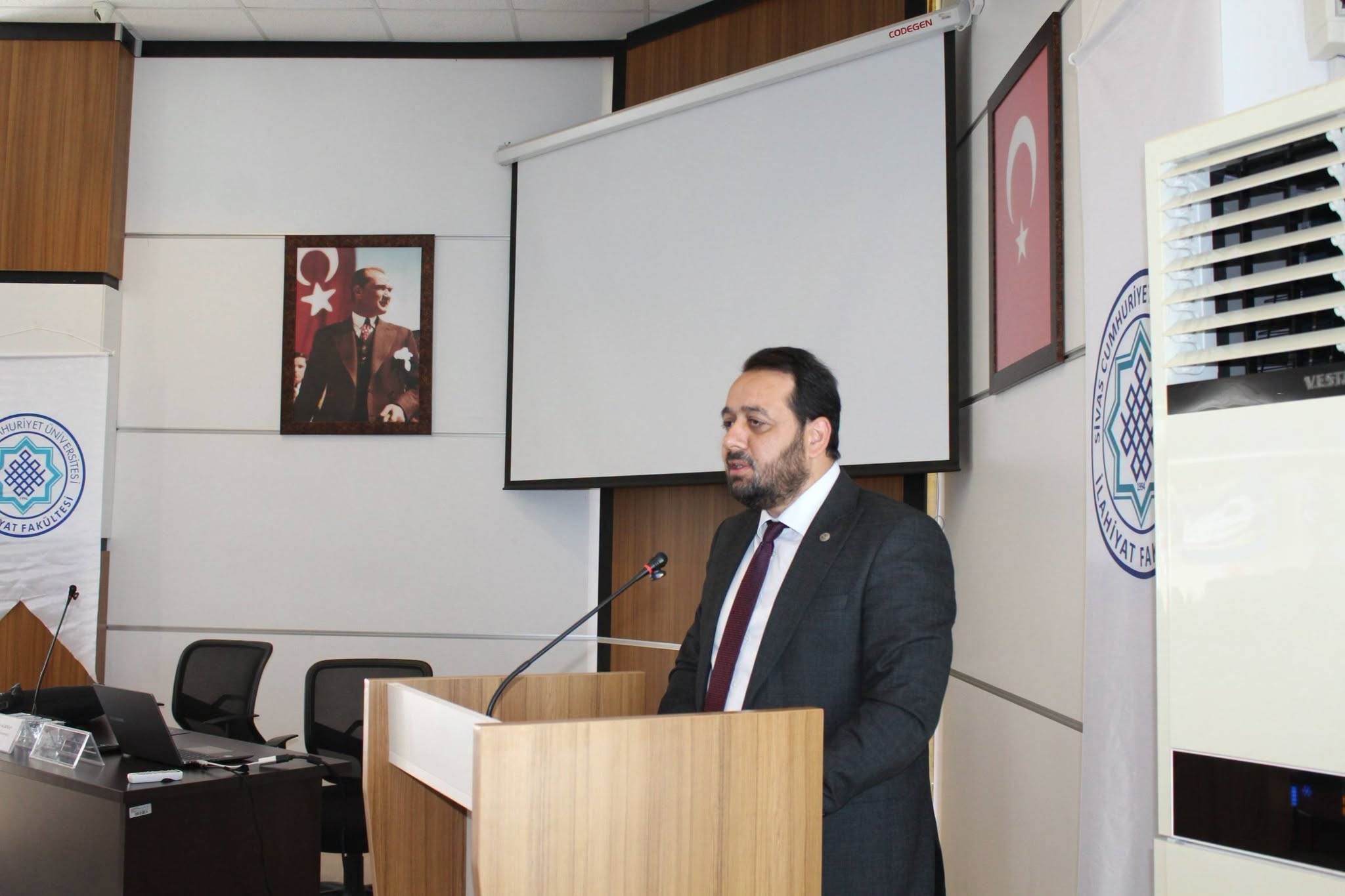 Sivas’ta hadis ilmi konuşuluyor