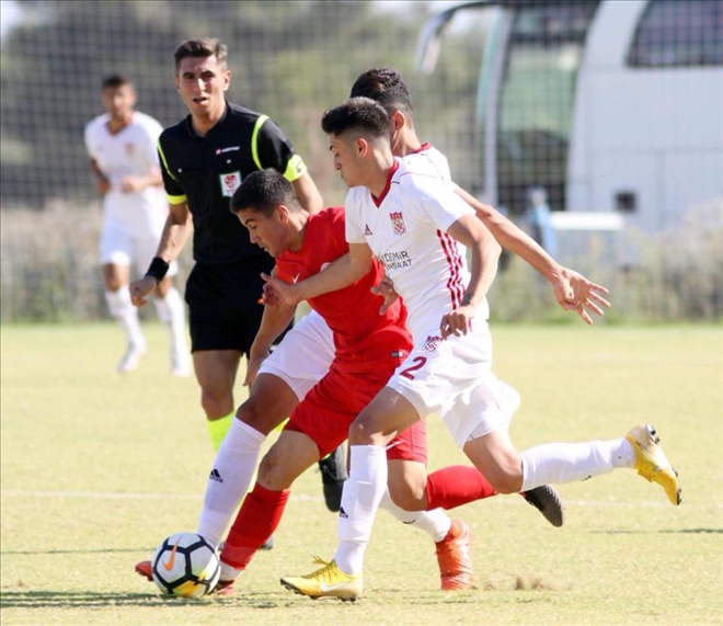 SİVASSPOR U21 BURSA´YA BOYUN EĞDİ