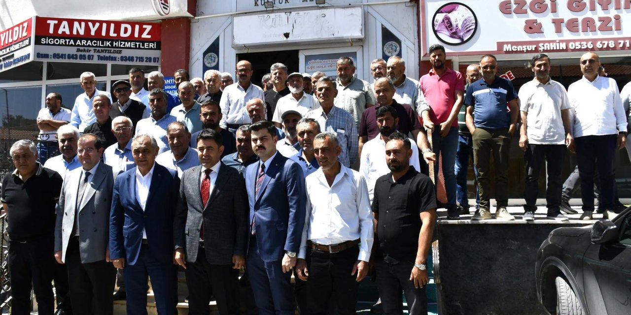 Bakan Yardımcısı Boyraz muhtarları dinledi