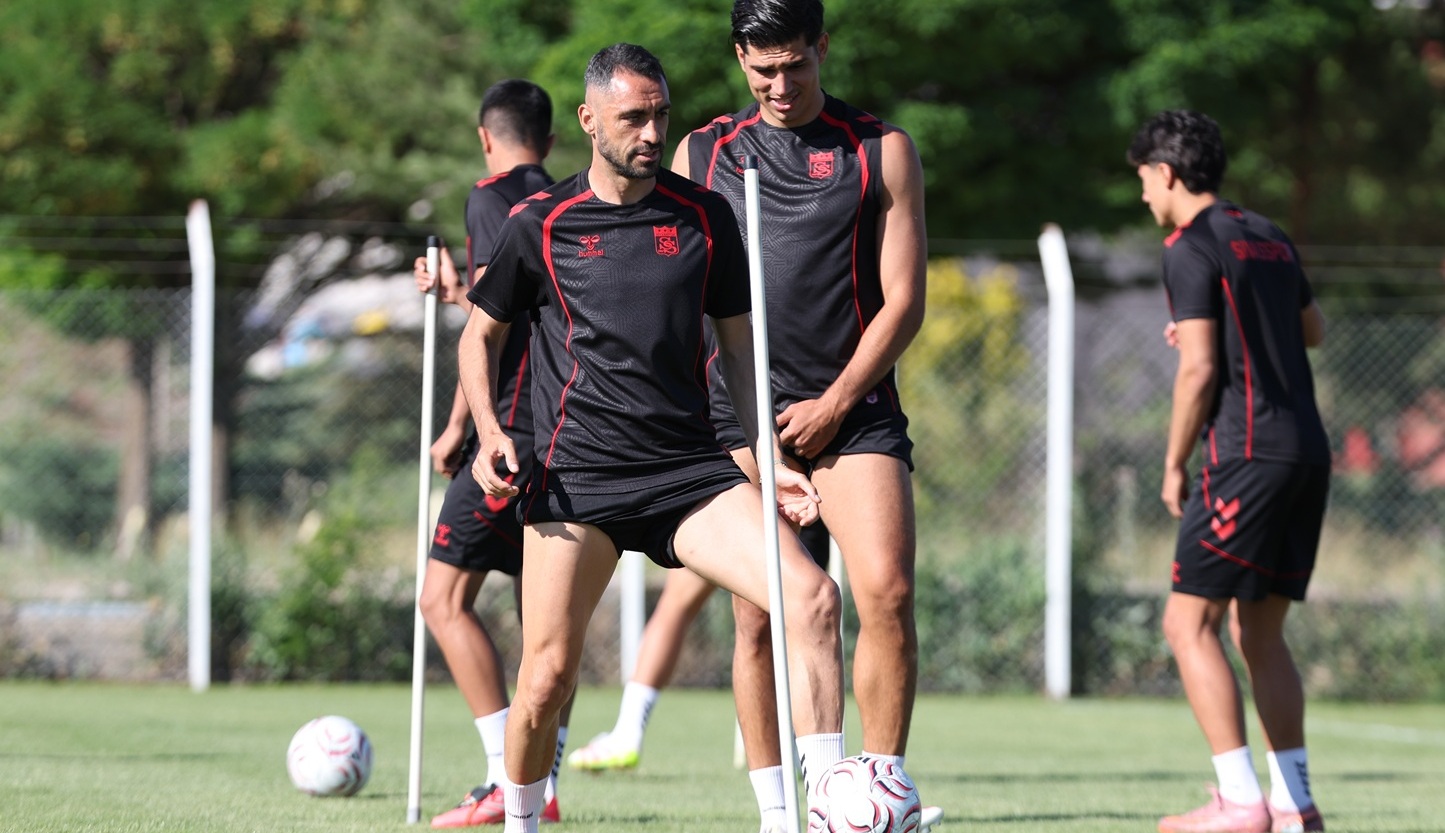 Sivasspor hazırlıklarını sürdürüyor