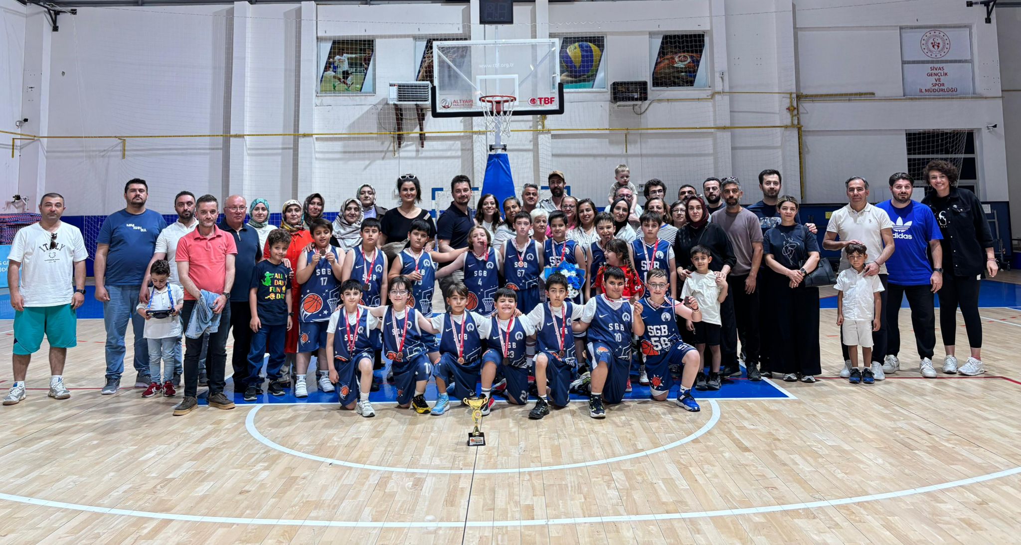 Sivas Gücü Belediyespor'dan Namağlup Şampiyonluk ve 4 Kupa