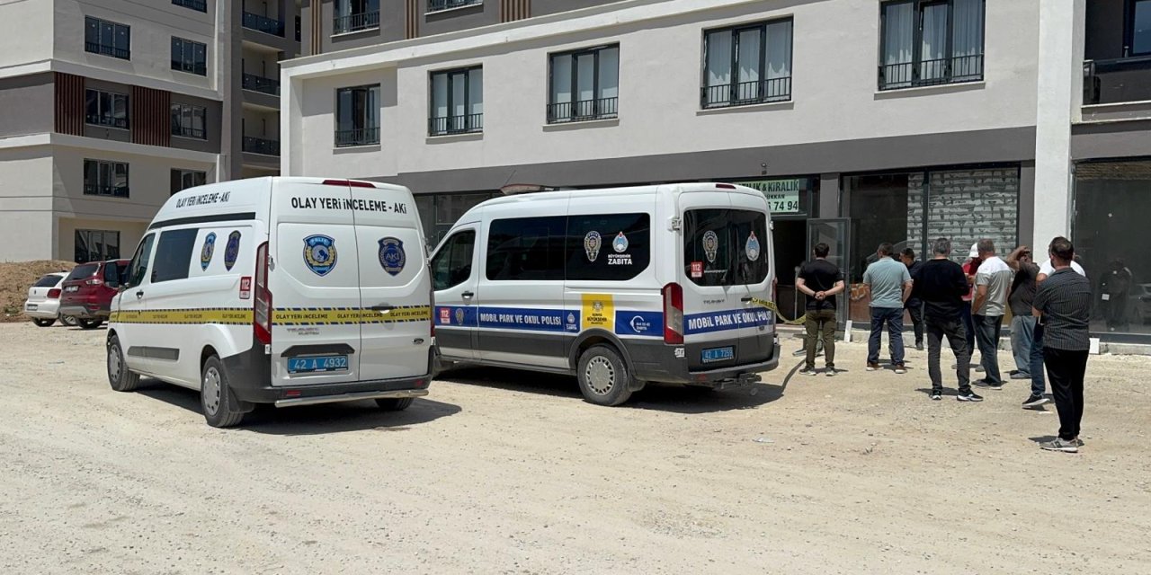 Emlakçıyı bacağından vurdu