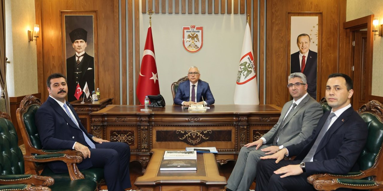 Vali Şimşek, göreve başlayan kaymakamları kabul etti