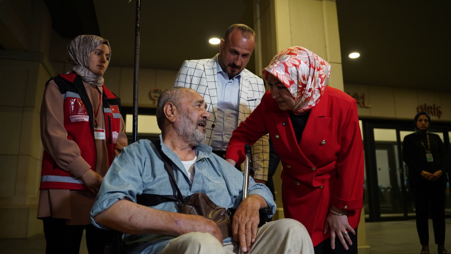 Gurbette mahsur kalan Sivaslı kurtarıldı