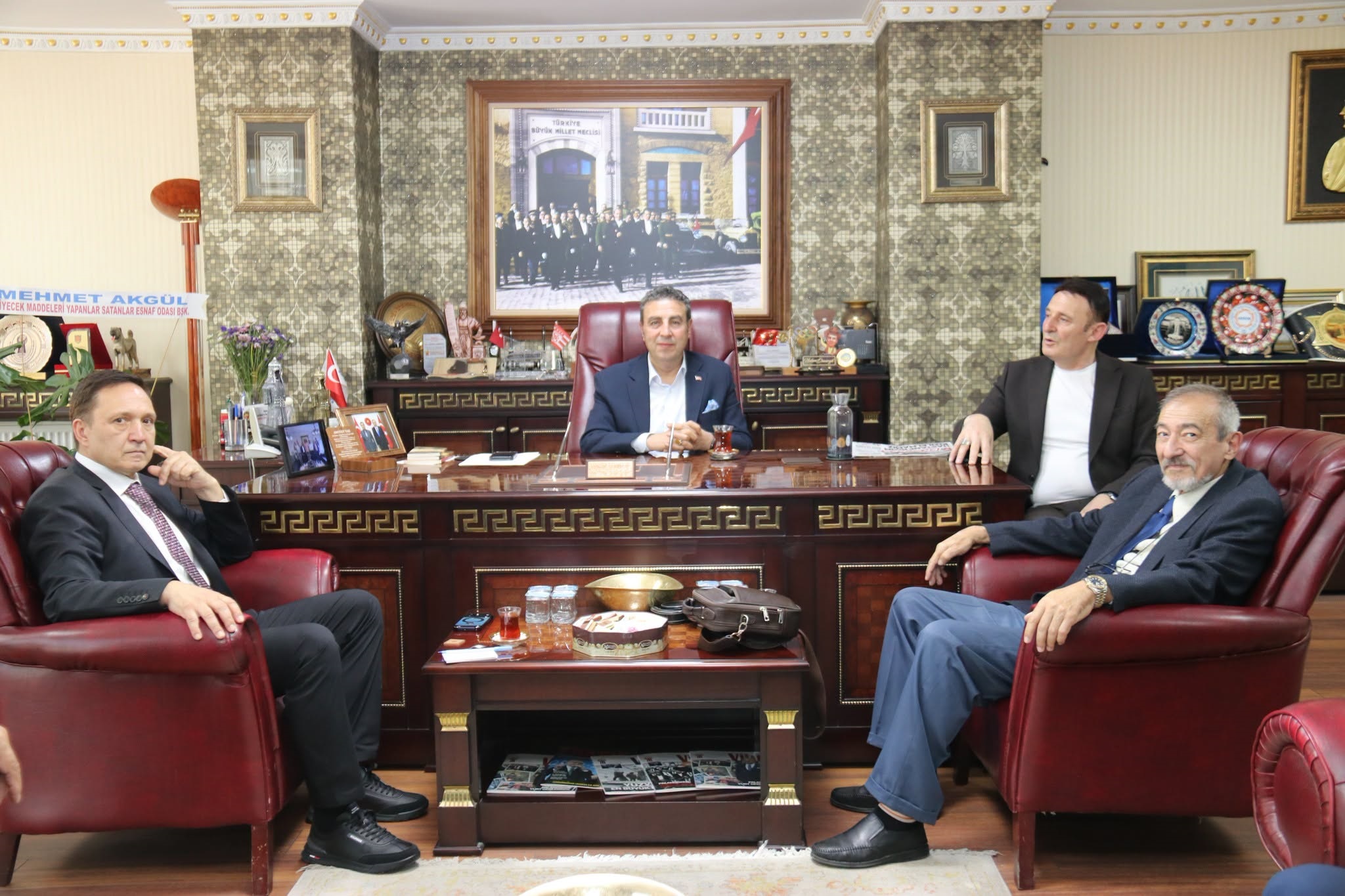 Sivas'ta esnafın sorun dosyası Zafer Partisi'ne sunuldu