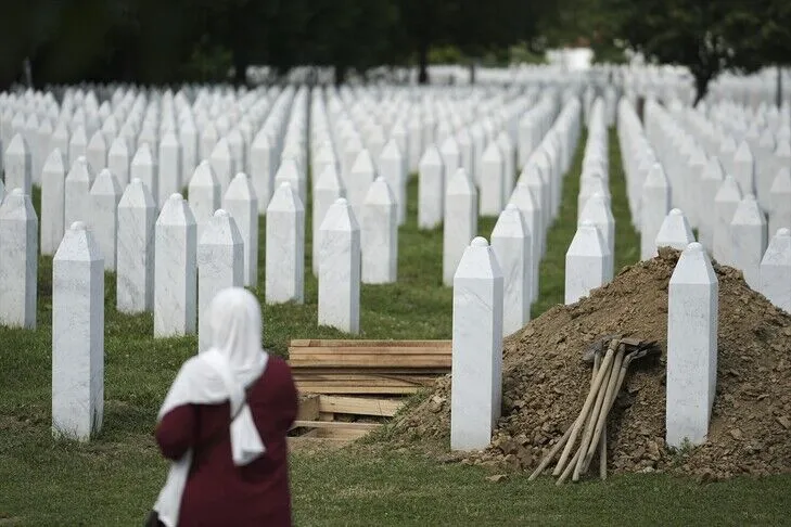 Srebrenitsa'da 10 kurban daha toprağa verilecek