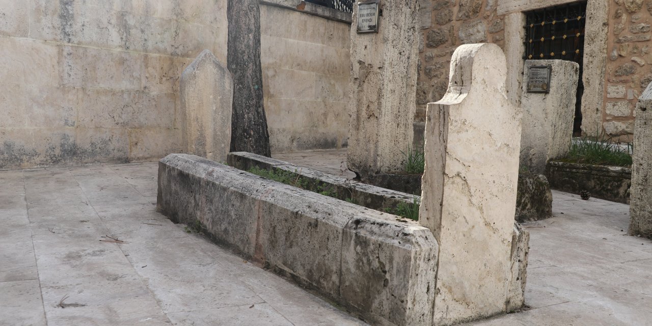Şair İsmail Safa'nın mezarı Sivas'ta bulunuyor