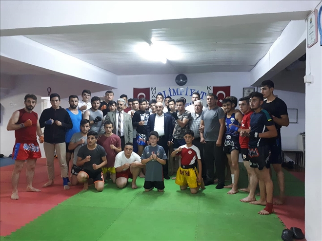 TAN VE POLAT´TAN SPOR KULÜBÜNE ZİYARET