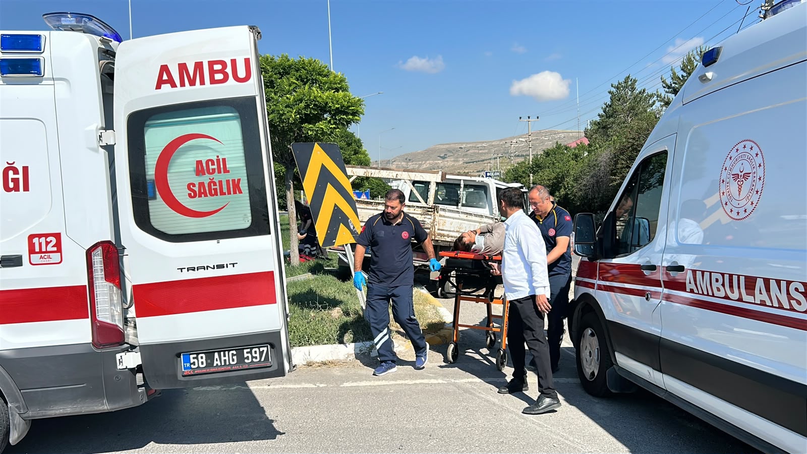 Sivas'ta iki kamyonet çarpıştı: 5 Yaralı