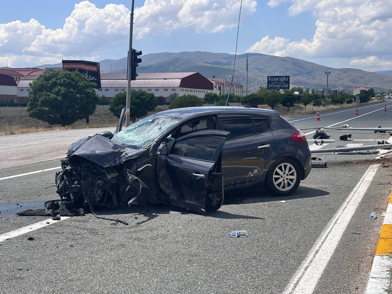 Sivas yolunda feci kaza:5 yaralı