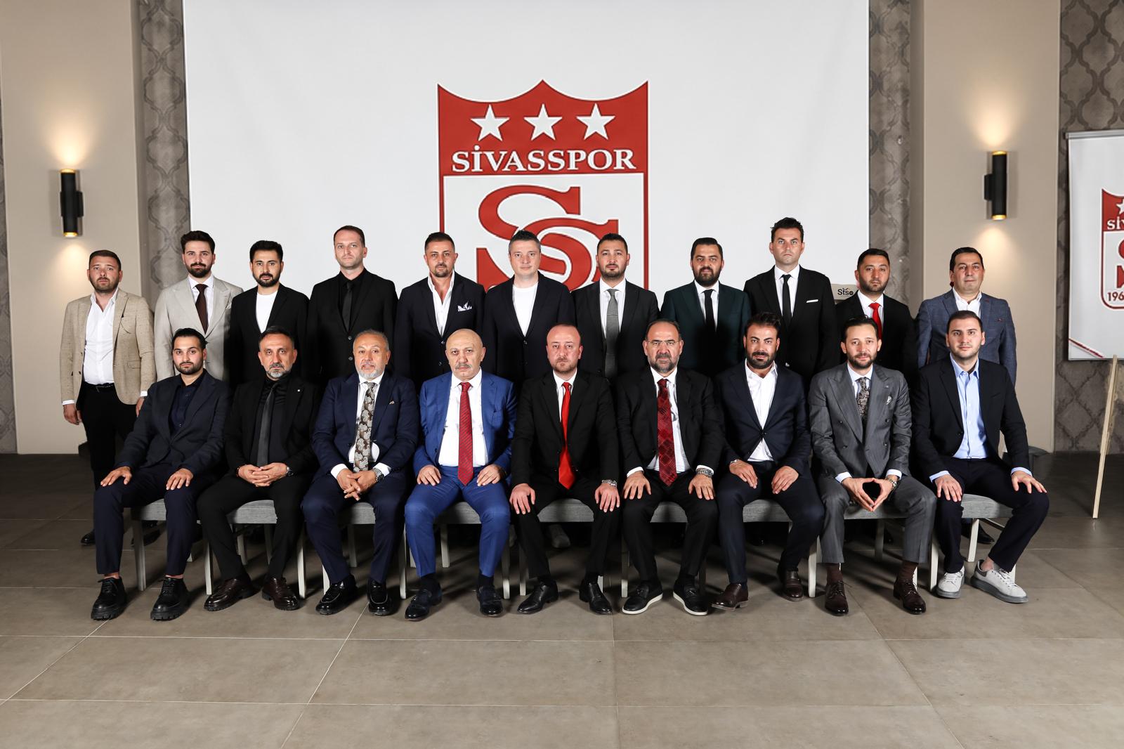 Burak Özçoban ve ekibi mesaiye başladı
