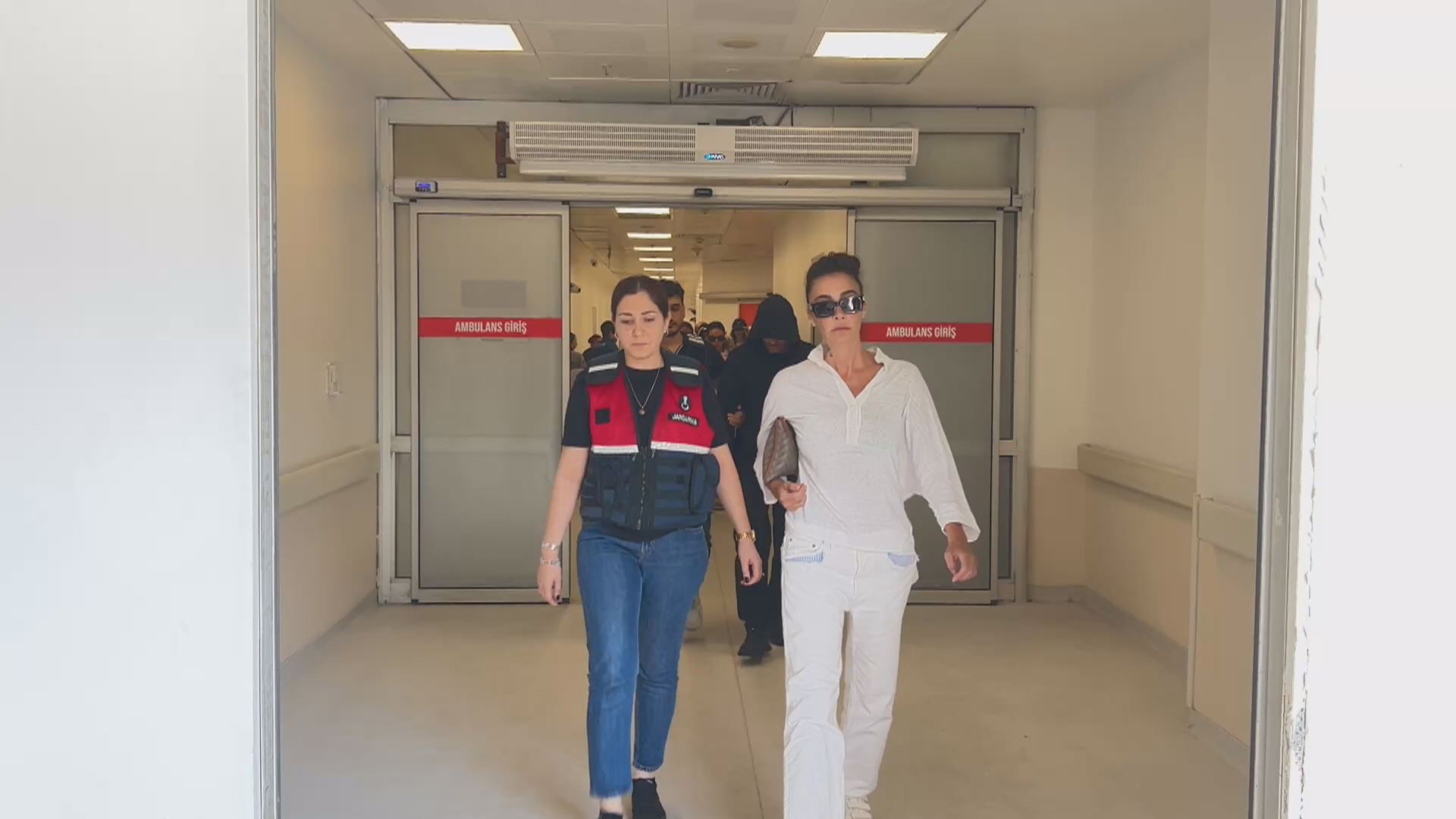 Ünlü isimlere uyuşturucu soruşturmasında tutuklama