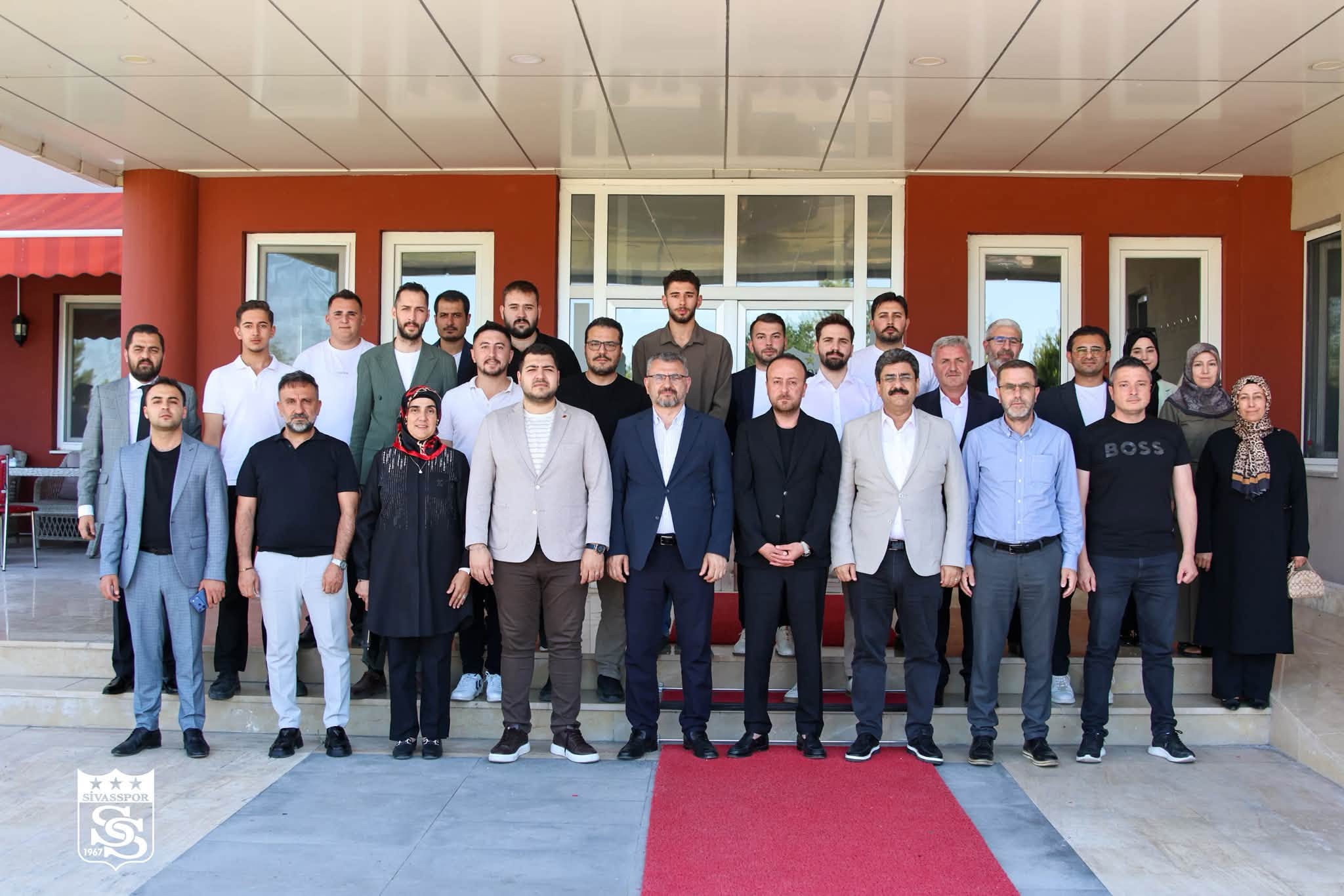 AK Parti heyetinden Sivasspor'a ziyaret