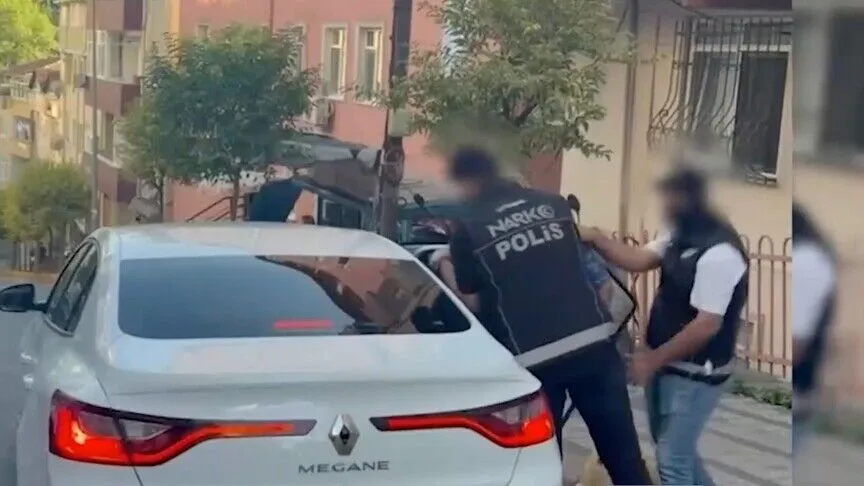 Kırmızı bültenli zanlı İstanbul'da yakalandı