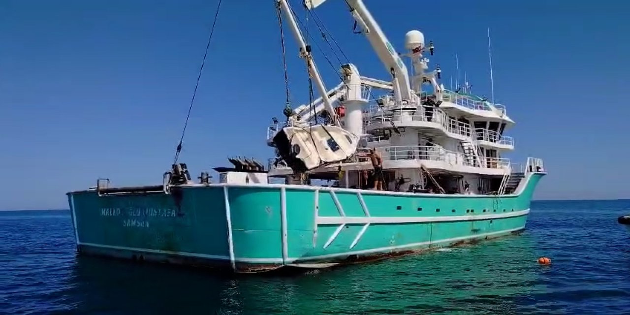 Batan tekne bulundu, kayıp kişi aranıyor