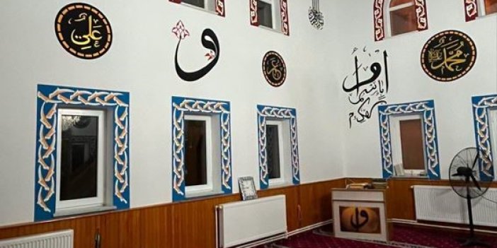 Sivas'taki köy camisi geleneksel sanatlarla yenilendi
