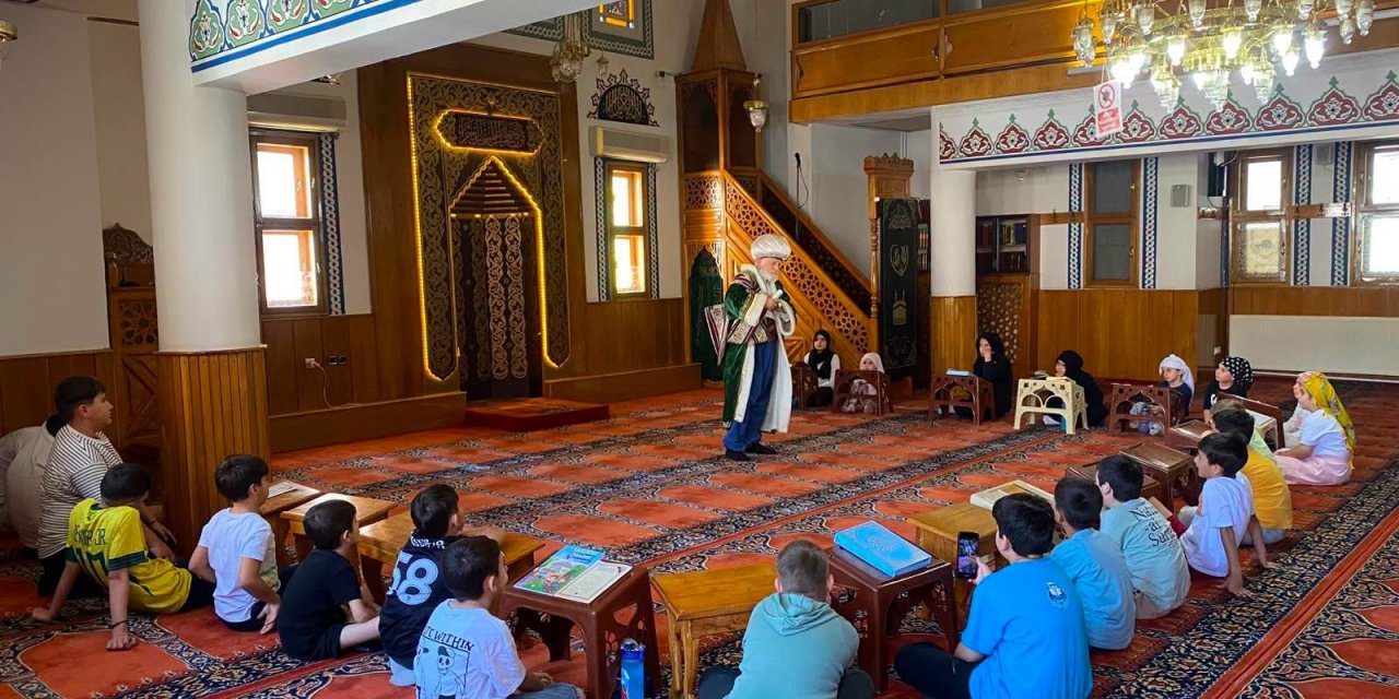 Sivas'ta öğrenciler Nasreddin hocayla eğlendiler