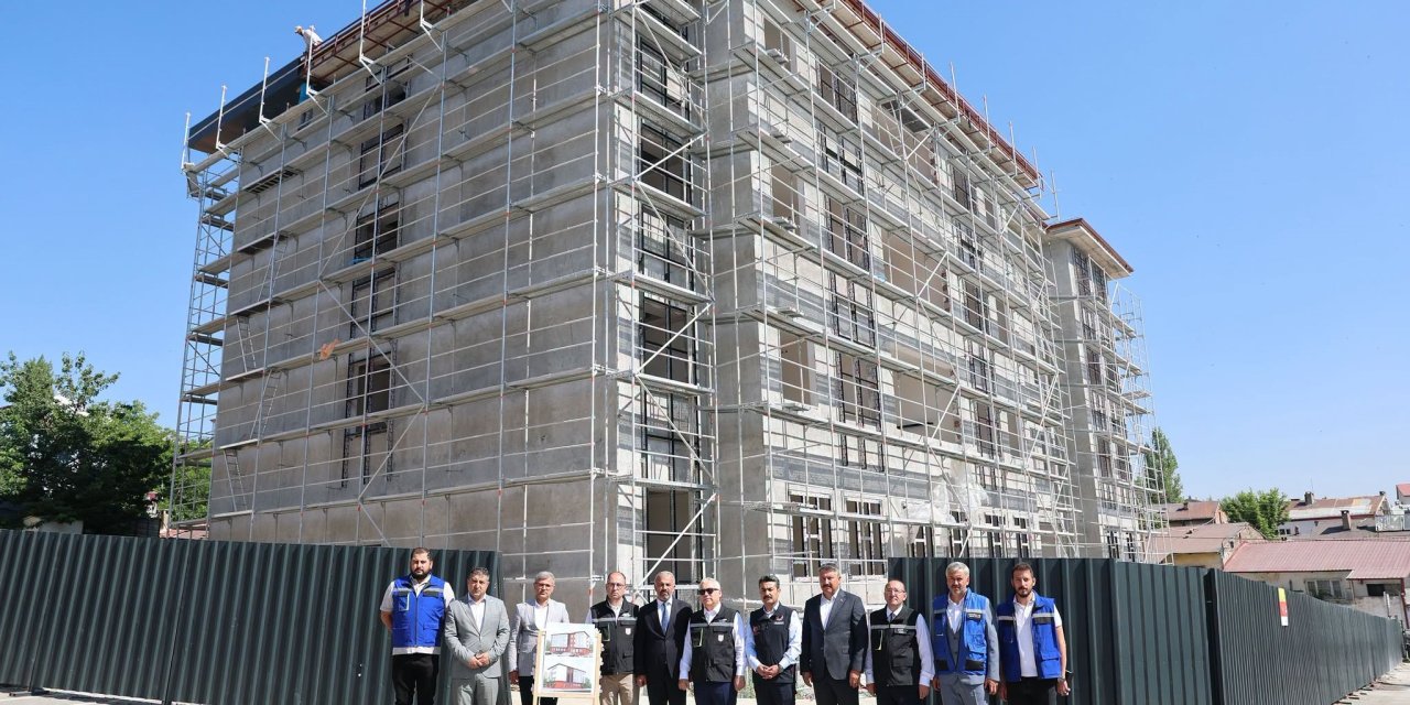 Sivas Valisi Şimşek, Kanuni İlkokulu inşaatını inceledi