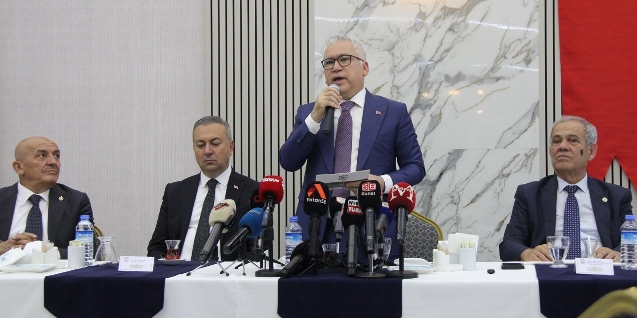 Vali Şimşek ve Başkan Uzun basınla bir araya geldi