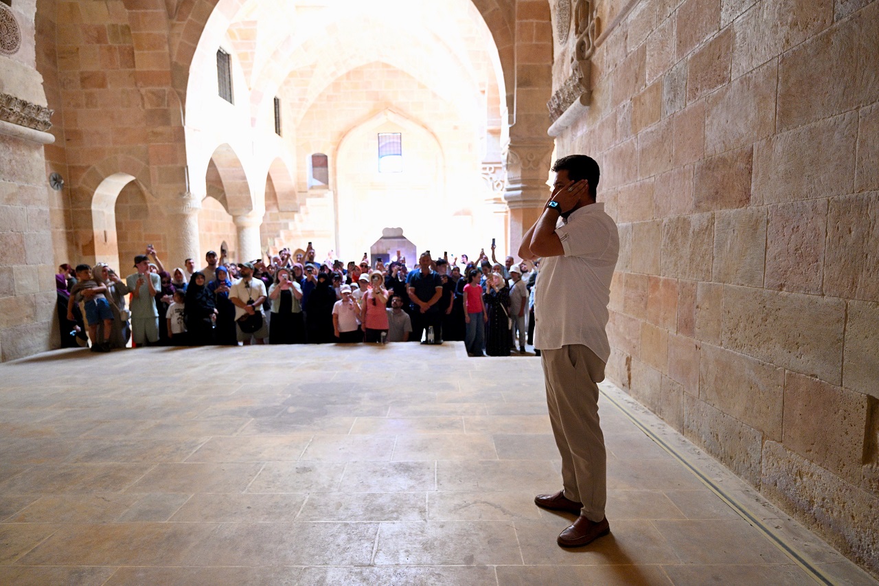 Hayalini gerçekleştirdi, Divriği Ulu Cami'ye gönlünü adadı