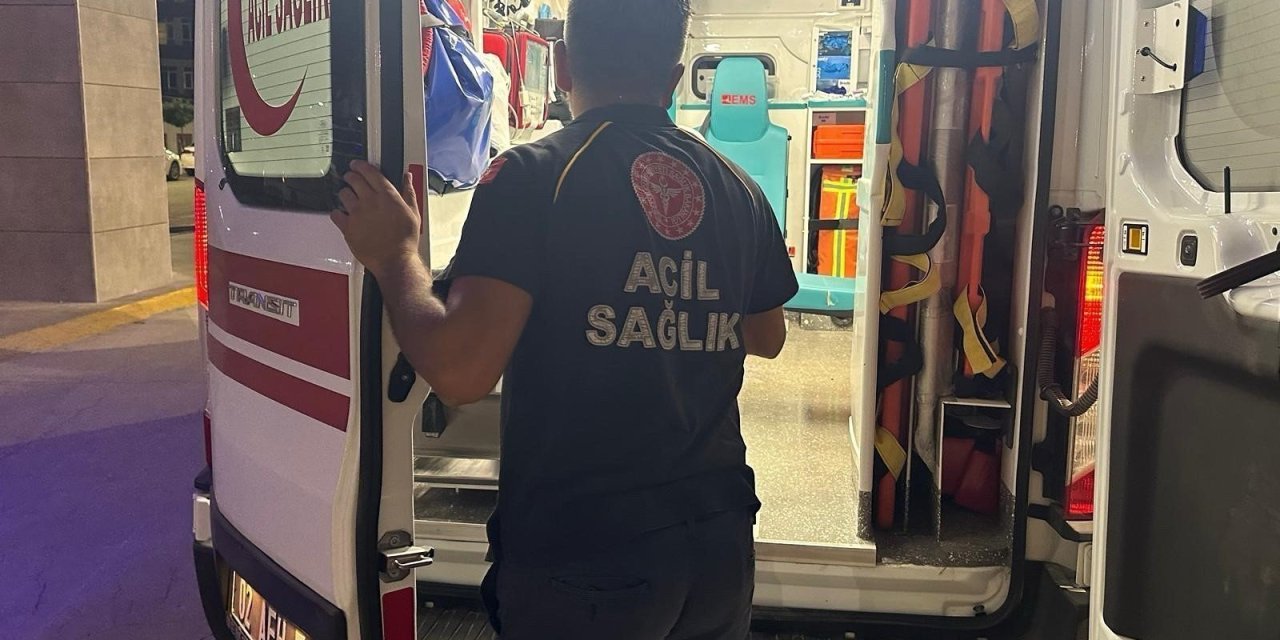 Arının soktuğu adam yaşam mücadelesi veriyor