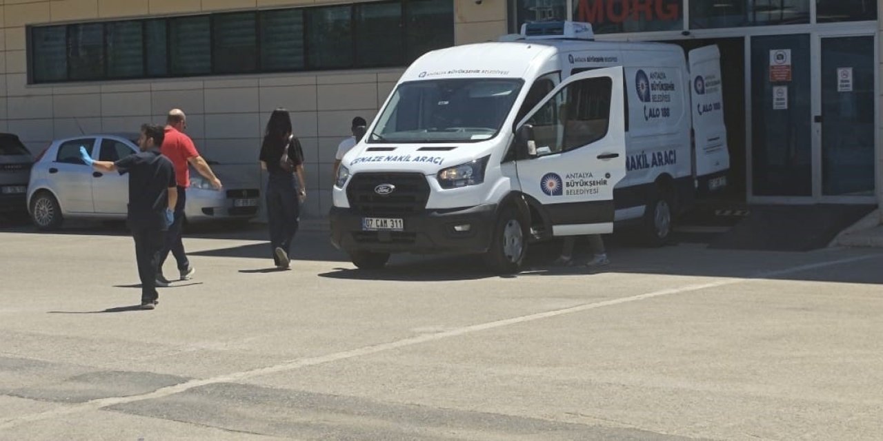Genç kadını öldürüp, ardından intihar etti