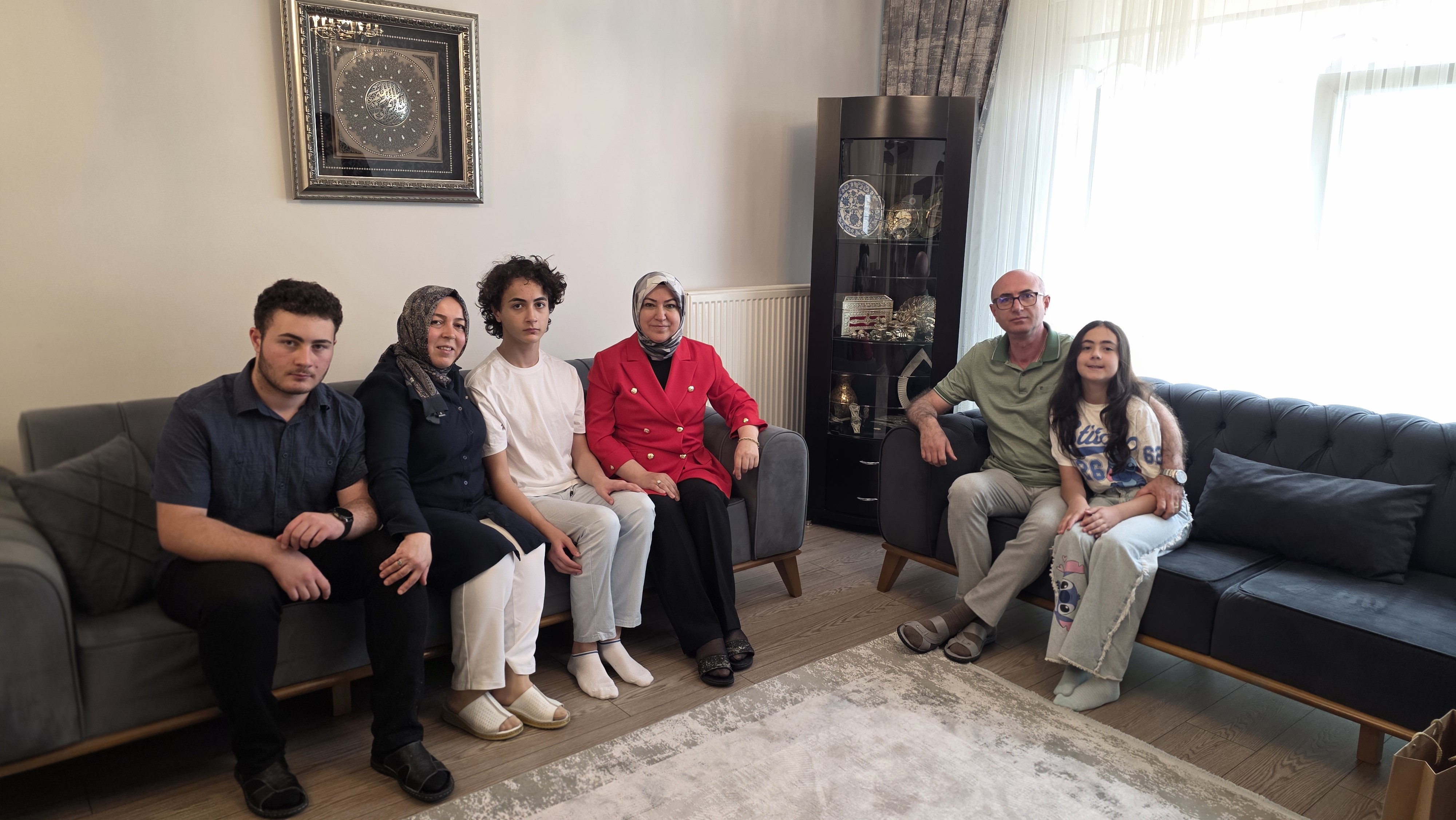 Rukiye Genç Toy'dan LGS Şampiyonuna Ziyaret