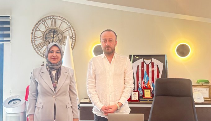 Rukiye Toy'dan Sivasspor Başkanı Burak Özçoban'a ziyaret