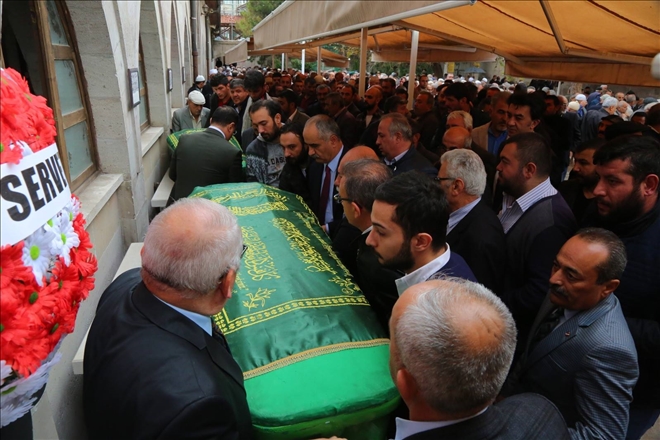 AYHAN ŞAHİN DE VEDA ETTİ