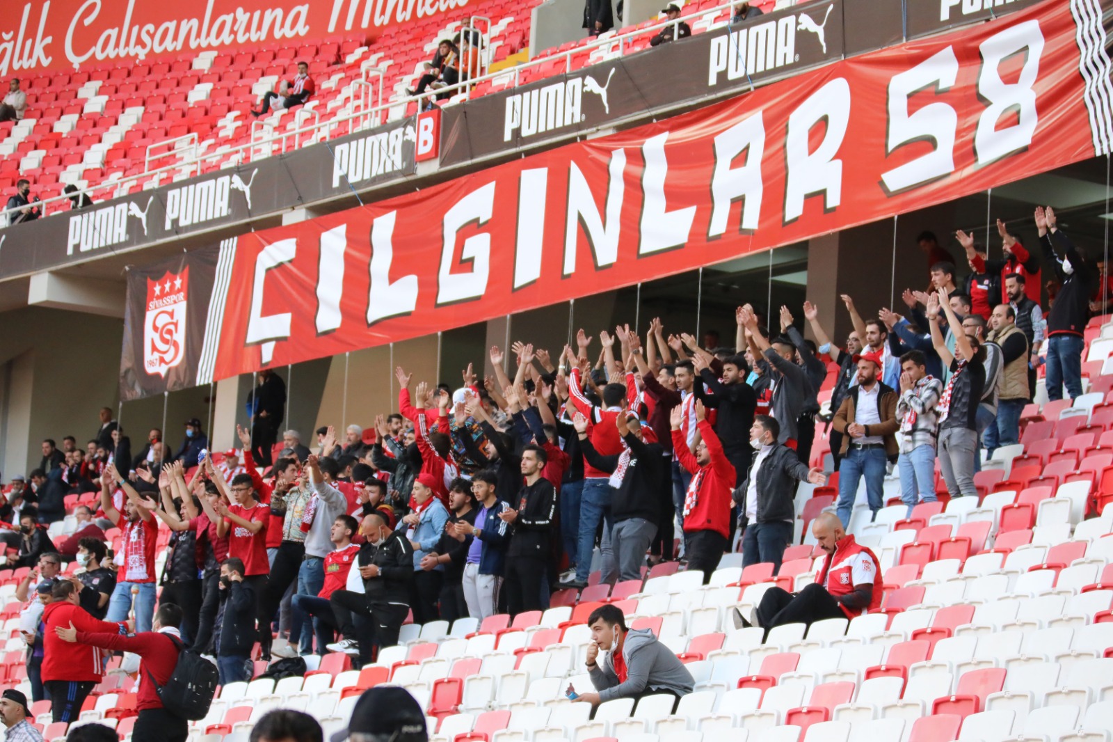 Çılgınlar58'den tribün kararı