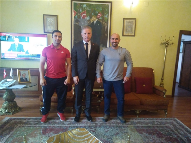 ŞAMPİYONA ÖNCESİ VALİ´YE ZİYARET