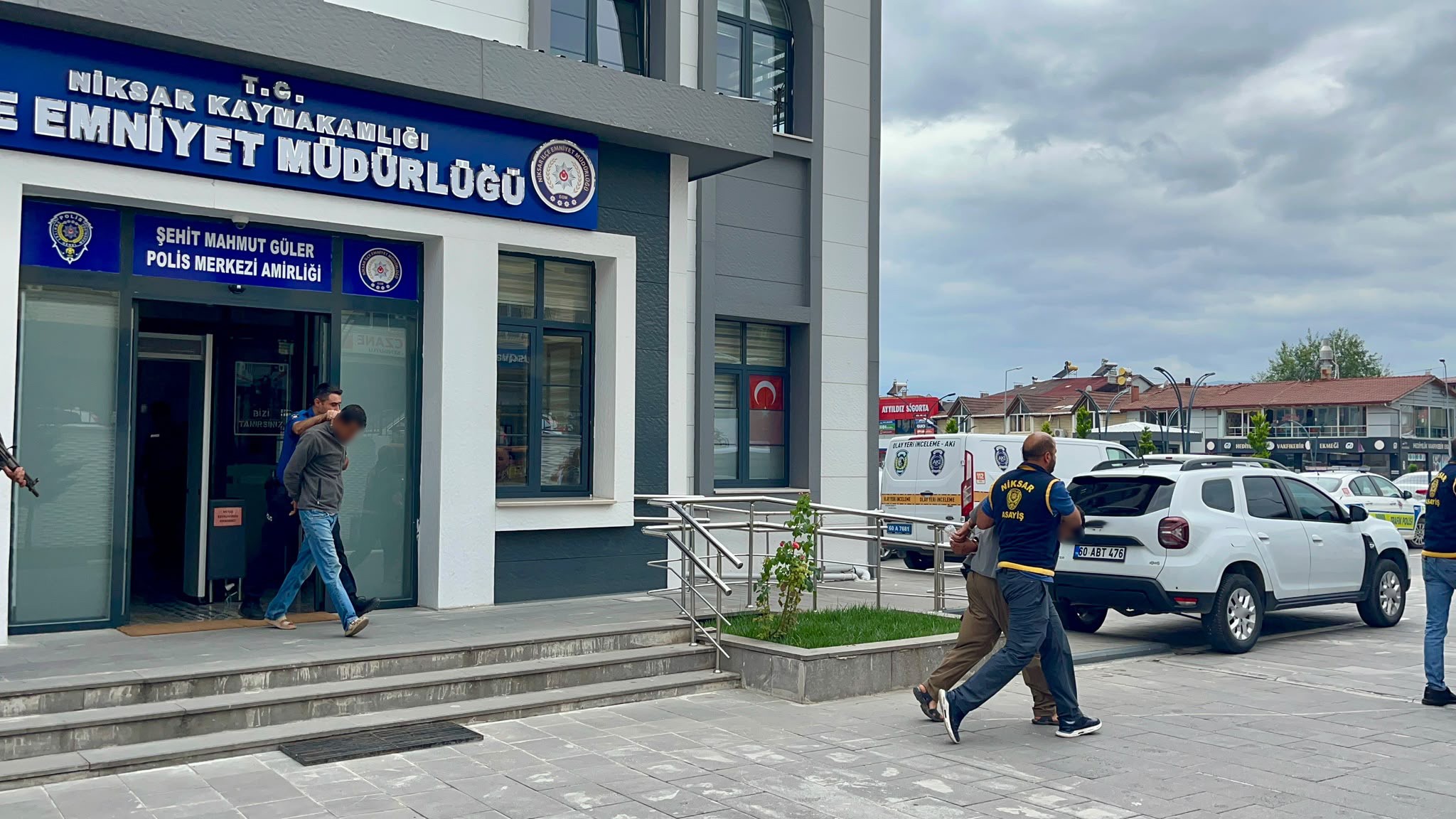 Tokat'taki lastik hırsızları Sivas'ta yakalandı