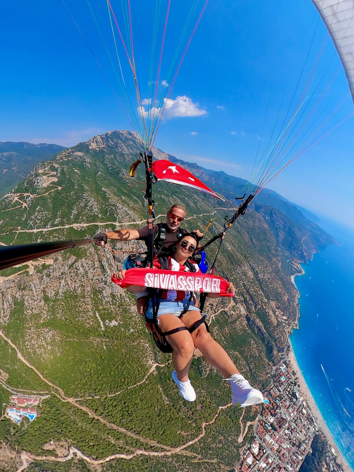 Sivasspor aşkını bulutların üzerine taşıdı