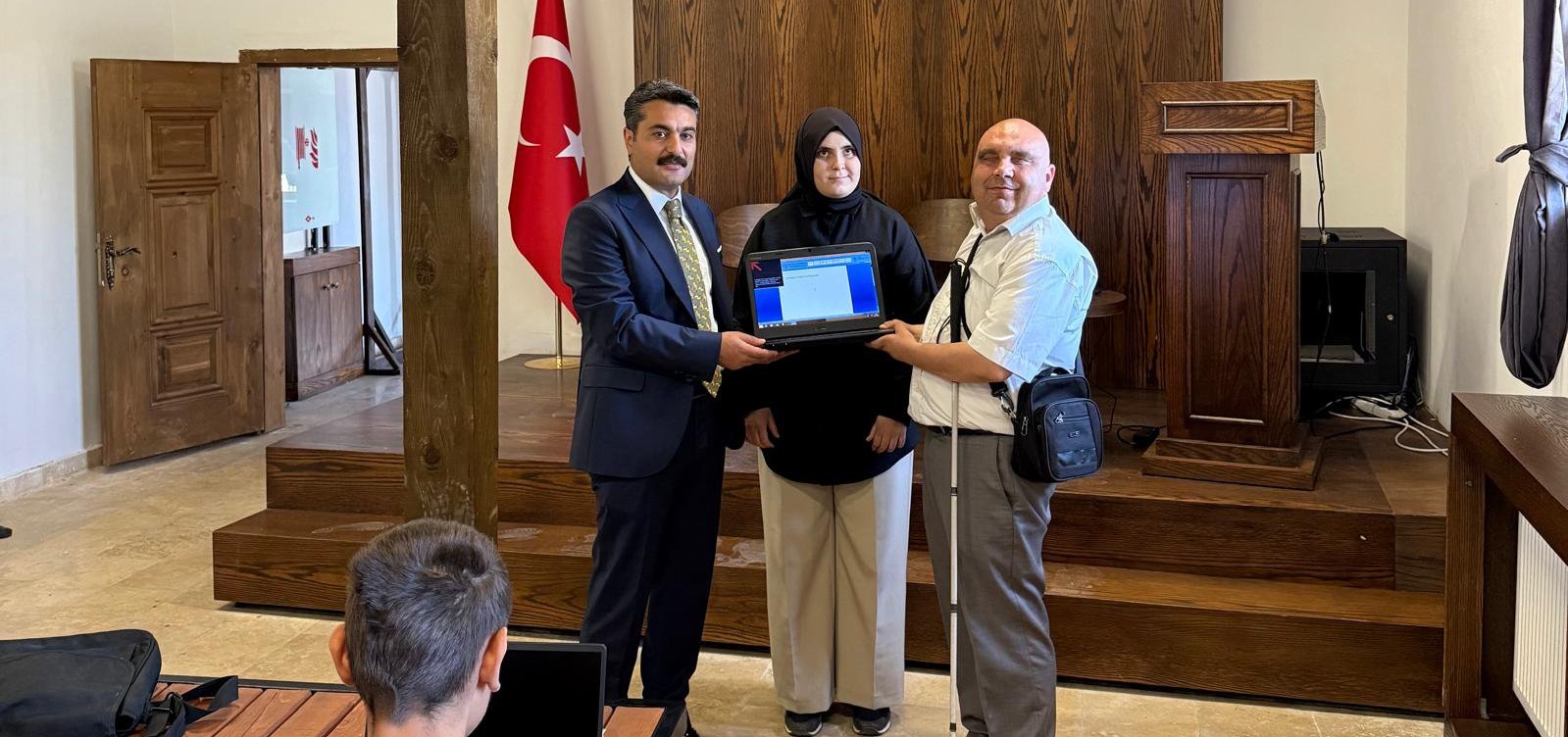 Sivas'ta görme engelli öğrenciye anlamlı destek