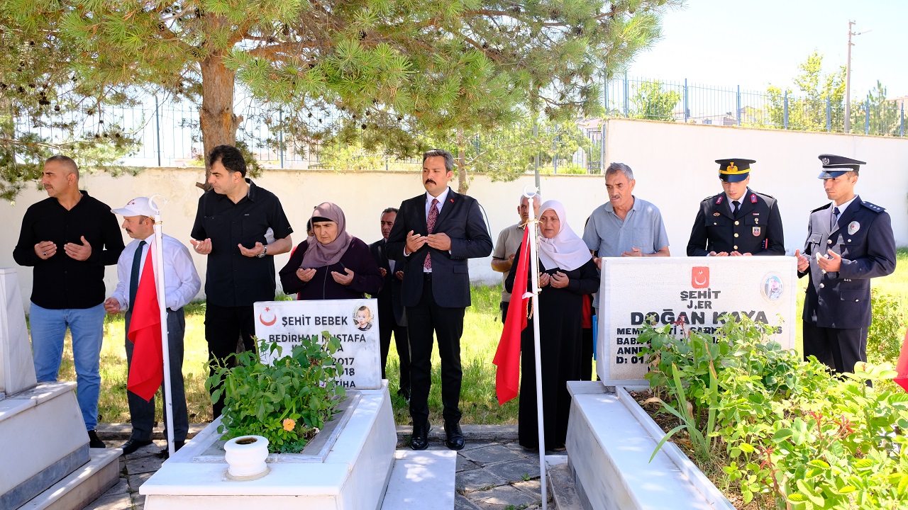 Şehit Nurcan ve Bedirhan kabri başında anıldı