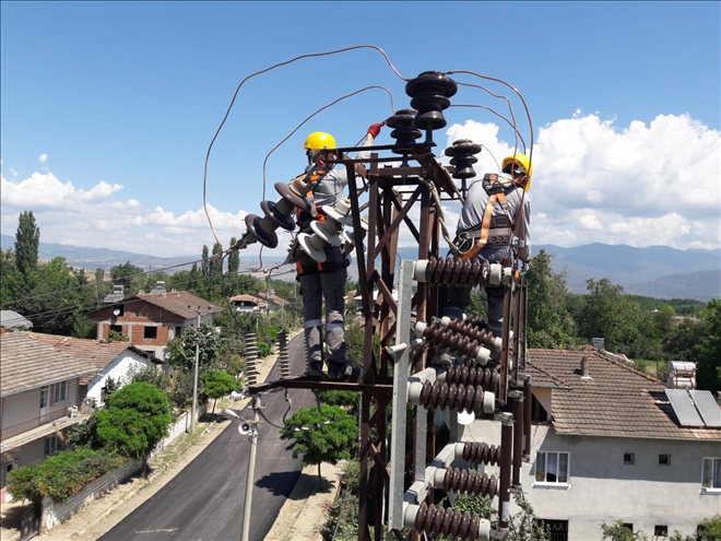 200 TRAFO´YU YENİLEDİ