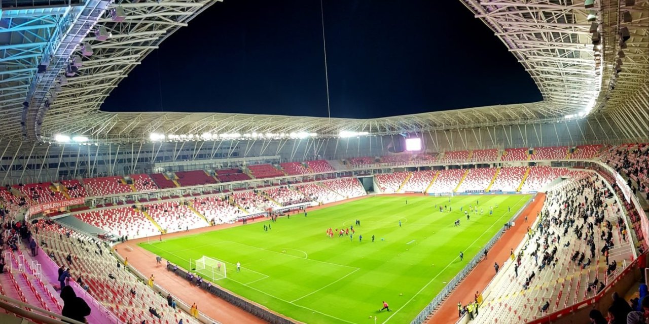 Sivas 4 Eylül Stadı onarımı seneye kaldı