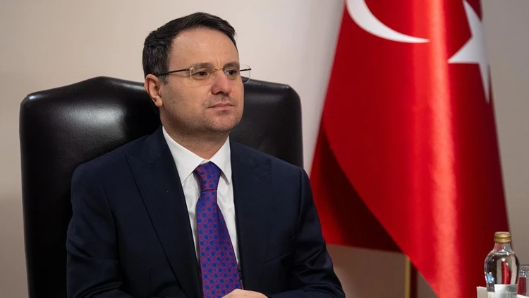 Sahte vatandaşlık operasyonu: 72 gözaltı, 7 şirkete kayyum