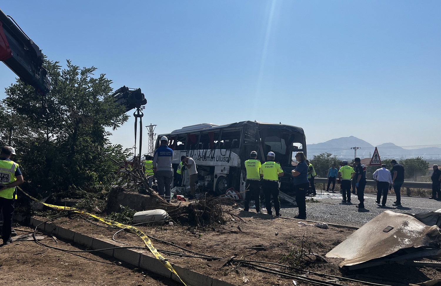 Kayseri’de yolcu otobüsü devrildi! 1 kişi öldü, 23 kişi yaralandı