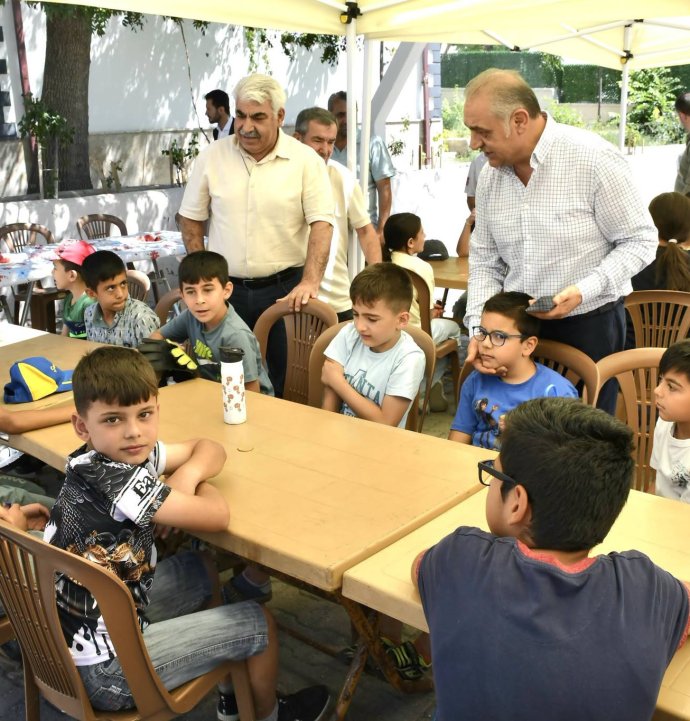 Kur'an kursu öğrencileriyle buluştu
