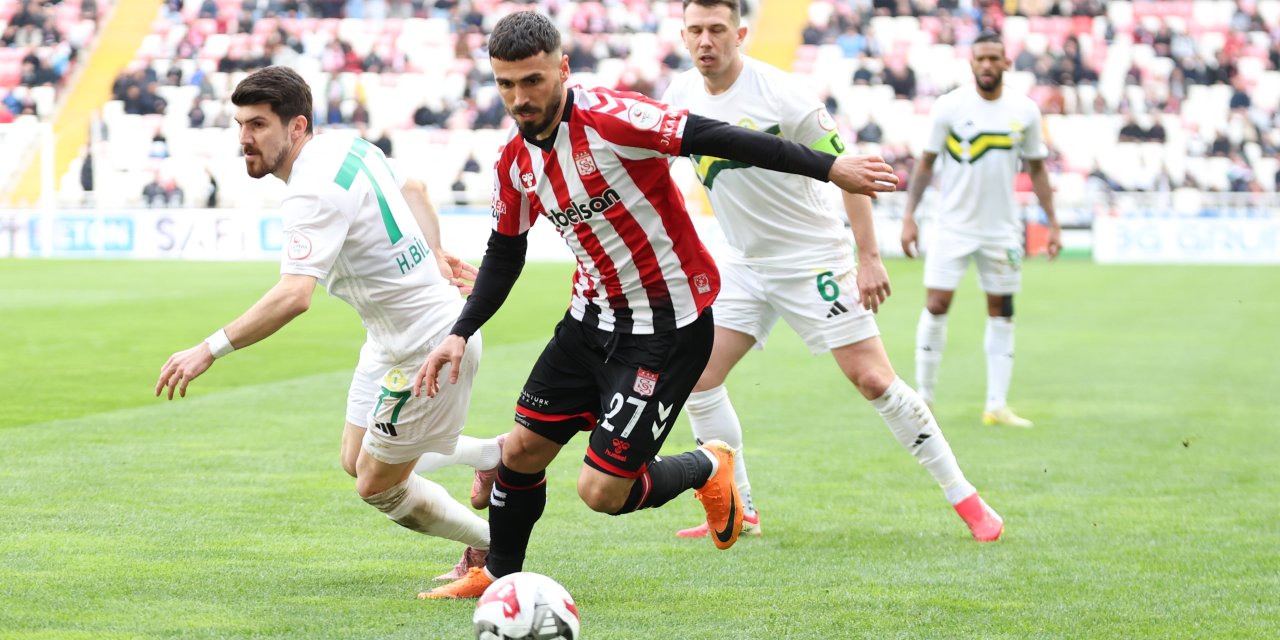 Sivasspor'da ilk maçta tek hedef galibiyet
