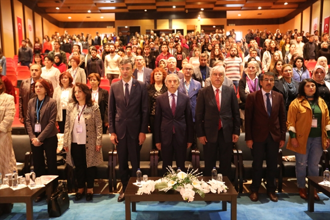 12 ÜLKE KATILIMIYLA EDEBİYET KONGRESİ