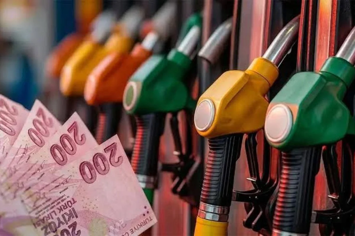 Benzine 1,56 liralık zam bekleniyor