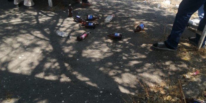 Sivas’ta köy garajlarının yanındaki park çöplüğe döndü