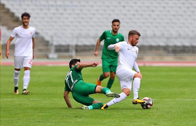 BELEDİYE, KOMŞUYU 2 GOLLE YENDİ