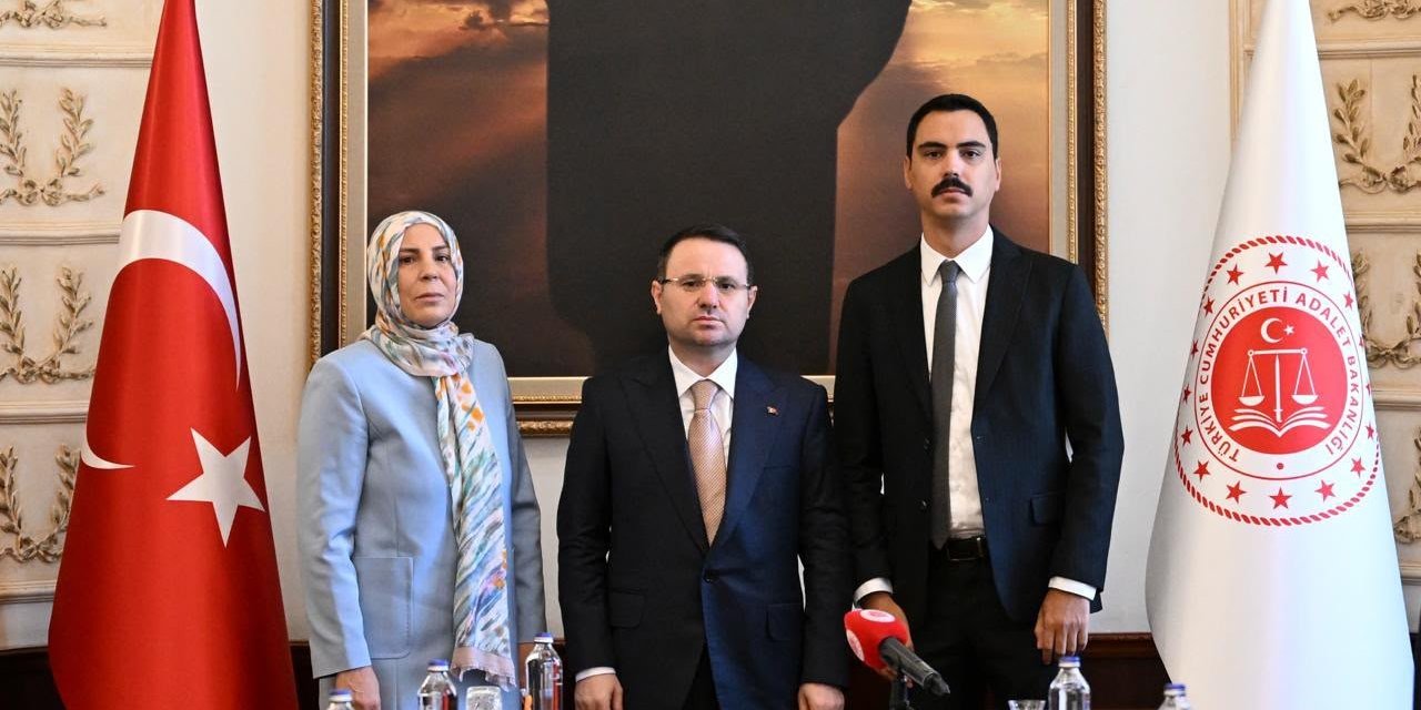 Bakan Gürlek: "Bu cinayeti çözmek boynumuzun borcu"