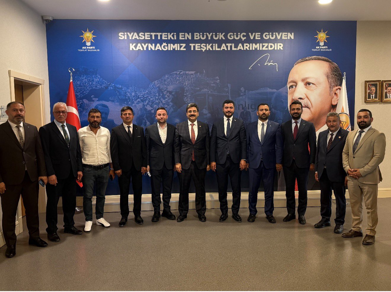 Hakan Aksu, Sivas’tan gelen AK Parti teşkilatını genel merkezde ağırladı