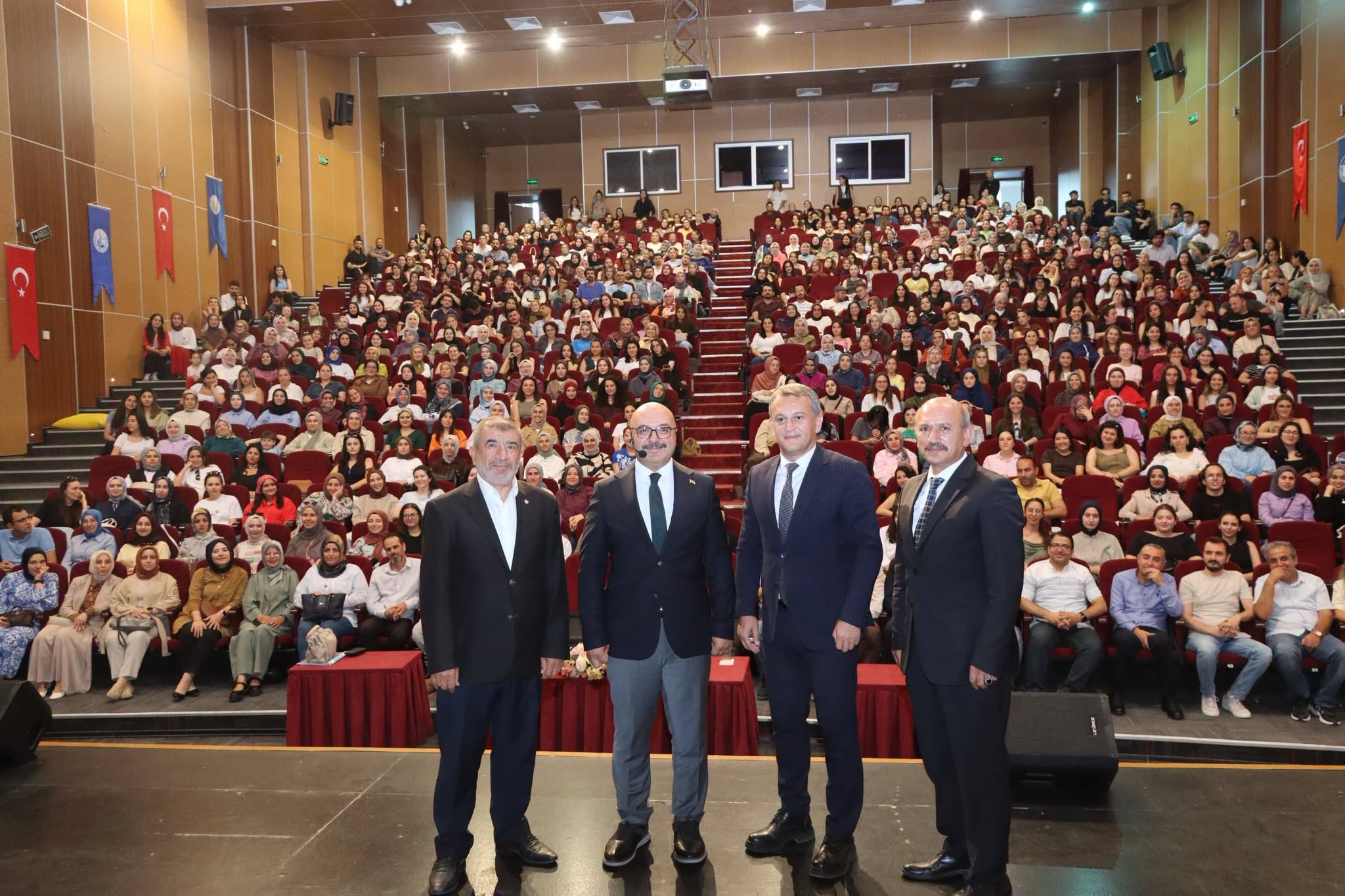 Aday öğretmenler tecrübeli isimlerle buluştu
